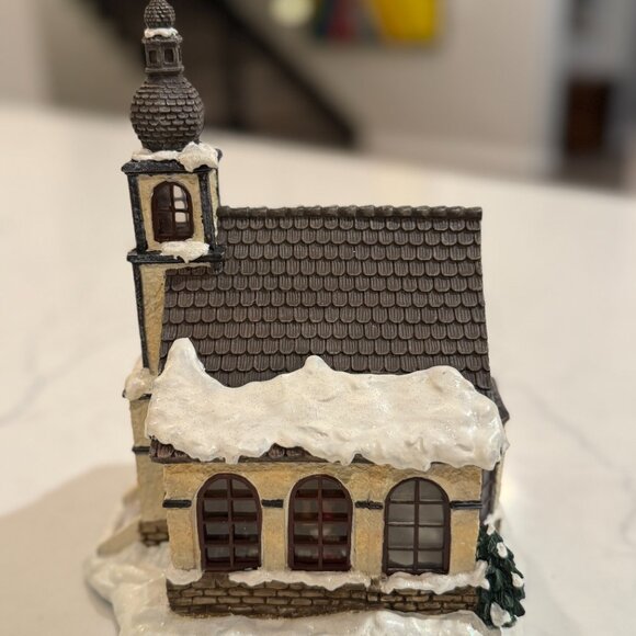 Hawthorne Village - "Holy Night Chapel" Piece - Picture 3 of 10